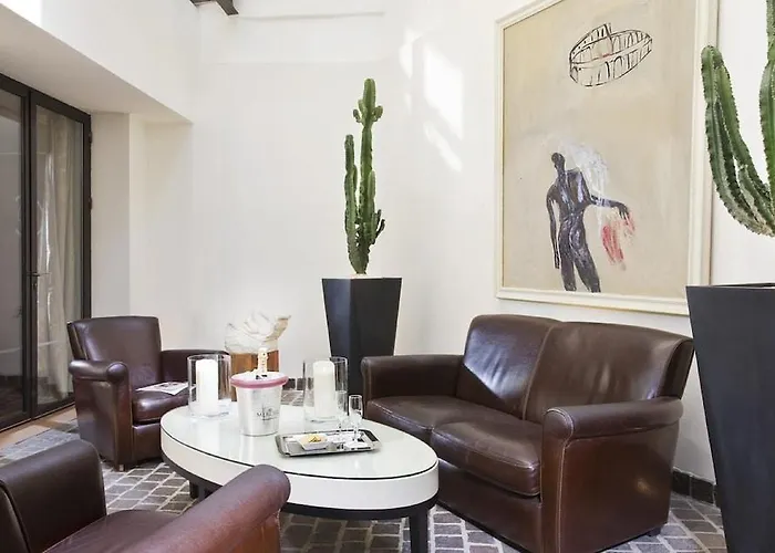 Hotel Le Colisée 3*