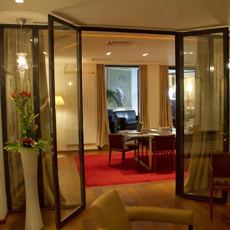 Le Colisée 3* Parigi